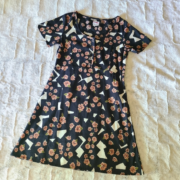 RVCA Dresses & Skirts - RVCA Floral Skater A-Line Dress - NWOT